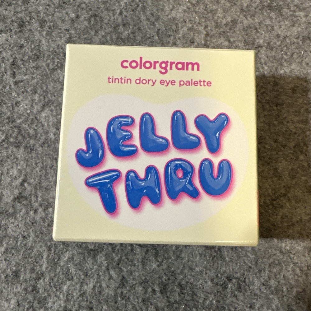 Colorgram Tintin Dory Eyeshadow Palette 4.3g / 0.15 oz 05 Fairy Dory Korean